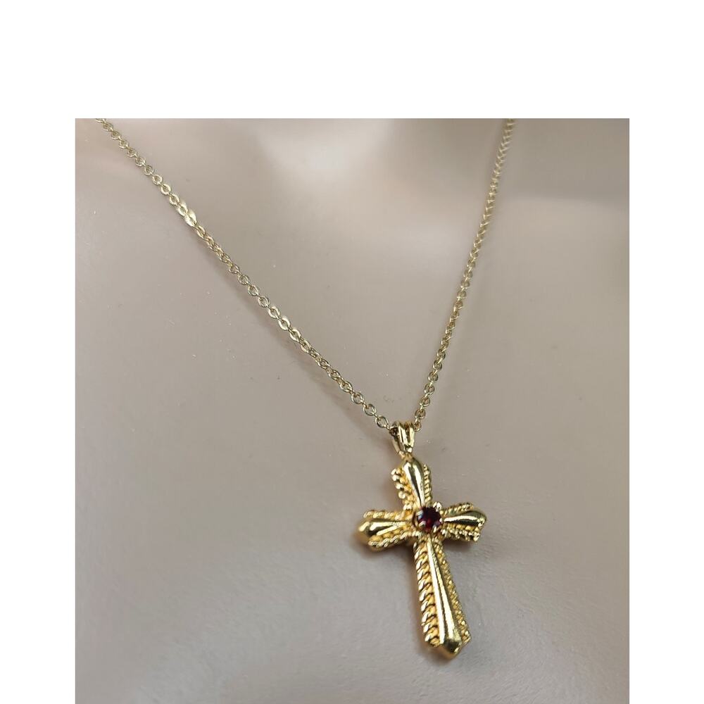 Vintage Avon Genuine Round Garnet Gold-Tone Textured Cross Necklace 17.5" - Picture 6 of 8